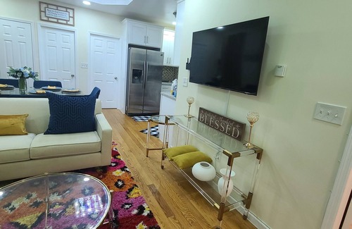 East New York Apartment | A slice of paradise awaits you! cozy 3bedroom rental unit