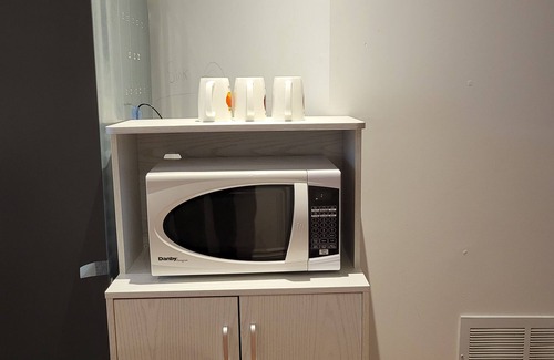 East Credit House | A spacious 1 bedroom basement close to Heartland Shopping Center, Mississauga
