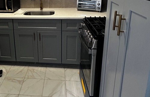 East Bronx Apartment | a spacious 3 bedroom apartment in New York Cityn