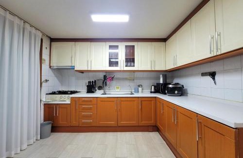 Yeoksam Apartment | a spacious and comfortable house with a rooftop in the city center