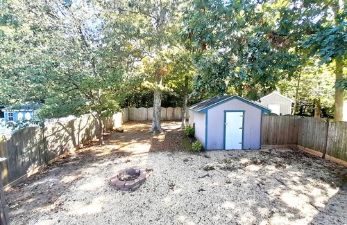 Town Bank House | A spacious bungalow, just steps from the beach