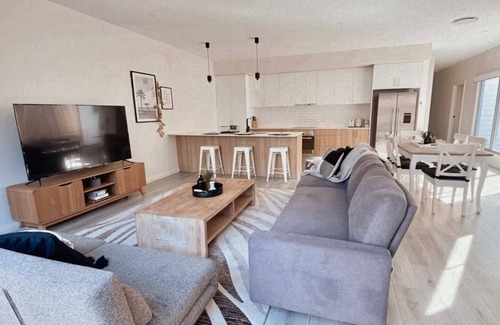 Lake Cathie House | A Spacious & Modern Coastal Home by the Sea