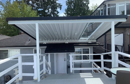 Vancouver South House | A special deal ending soon, only $99 a night!