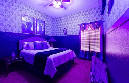 Bahama Bay Resort | A Spooktacular Haunted Mansion.