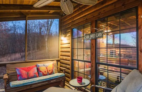 Ponca Cabin | A Still Point Cabin- Cozy and Perfect
