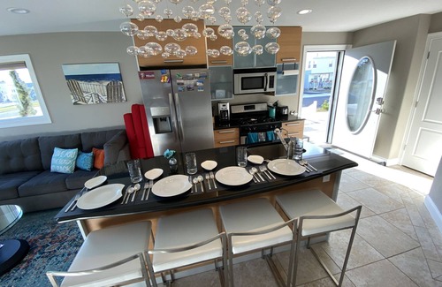 Brigantine Condo | ⭐️A Stones Throw 2 Beach & AC, Fireplace+ Outdoor Lounge great 4 small Families!