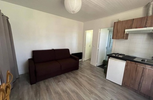 Saint-Chamarand Apartment | A studio in the N2 domain