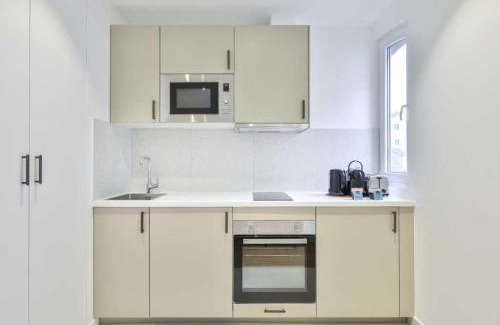 Saint-Ouen Apartment | A stunning 1BR Apartment Near Paris