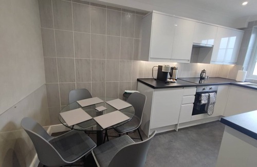Pagham Apartment | A stunning 2-bed, 2-bathroom suite, 5 min from the beach!