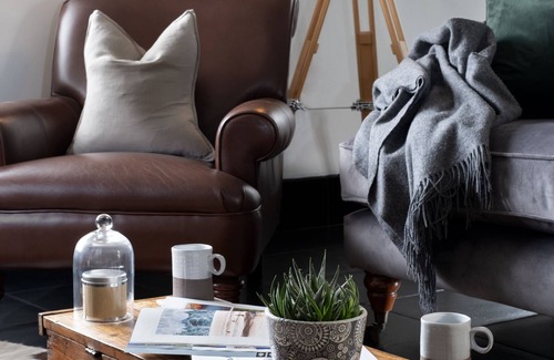 Fivelanes House | A stunning Cornish barn, ideally located for visiting the North and South Coast.