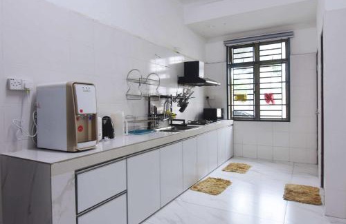 Tebrau House | A Stylish 4BR Home with Private Pool