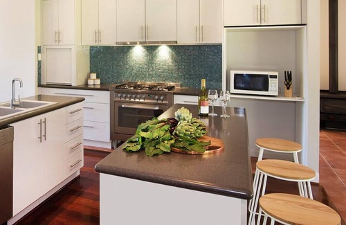 Margaret River House | A stylish and modern home, situated in manicured gardens.