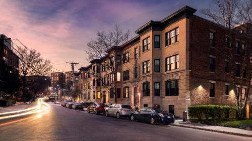North Brookline Apartment | A Stylish Stay w/a Queen Bed, Heated Floors. #34