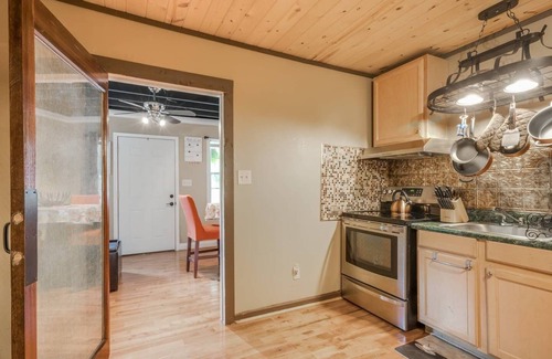 Lithia Springs Cottage | A suburban cottage in Georgia