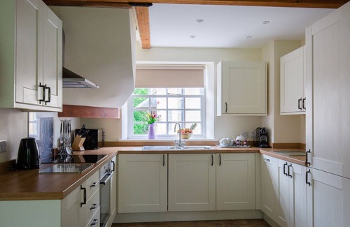 Winchcombe Cottage | A sudeley castle cottage that sleeps 3 guests in 2 bedrooms