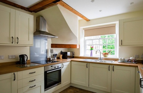 Winchcombe Cottage | A sudeley castle cottage that sleeps 3 guests in 2 bedrooms