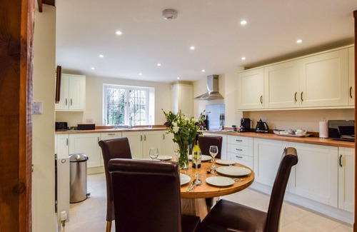 Winchcombe Cottage | A sudeley castle cottage that sleeps 4 guests in 2 bedrooms