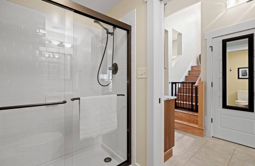 Huston - Courtland Apartment | A Suite in Montford! Kid friendly and close to downtown!