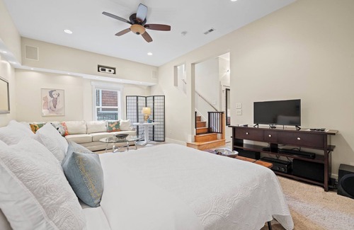 Huston - Courtland Apartment | A Suite in Montford! Kid friendly and close to downtown!