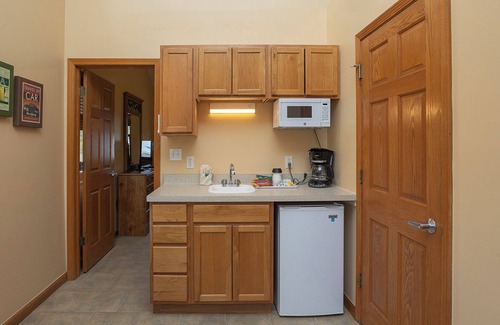 Michigan City Hotel | A Suite Place .5 mi from Beach