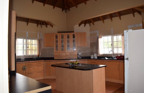 Tower Isle Villa | A superb 3-bedrooms Holiday Villa, mins away from Ocho Rios vibrant Town Centre