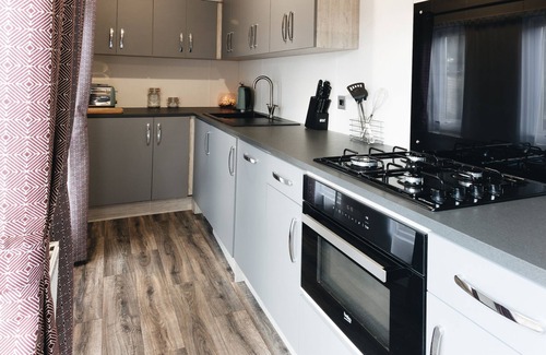 Barmston Cottage | A superior lodge 2 that sleeps 6 guests in 2 bedrooms
