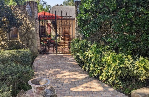 Mount Dora House | A surprising treasure, guesthouse, of historic Mount Dora,FL.