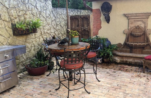 Mount Dora House | A surprising treasure, guesthouse, of historic Mount Dora,FL.
