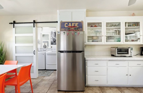 Tahquitz River Estates Cottage | A Sweet Escape to Palm Springs! Chic 2 BDR w/Pool 5 Min to Shopping, Dining