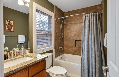 Woodfin House | A Sweet North Asheville Home Close to Downtown