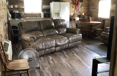 Waneta Cabin | A Taste of Southern Comfort