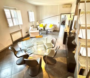Oltrarno Apartment | A Terrace in Oltrarno