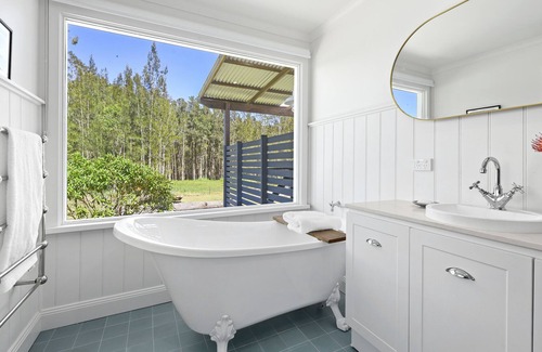 Fernbank Creek Other | A timeless beauty of 1880s mahogany farm cottage