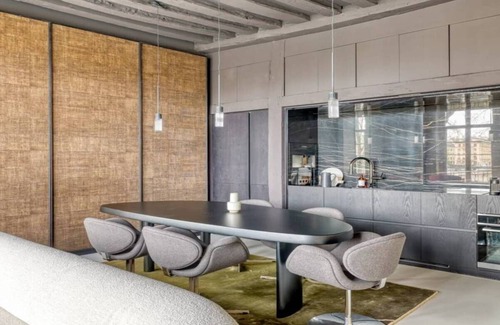 Les Iles Apartment | A timeless beauty in Paris-Quai de Bourbon!