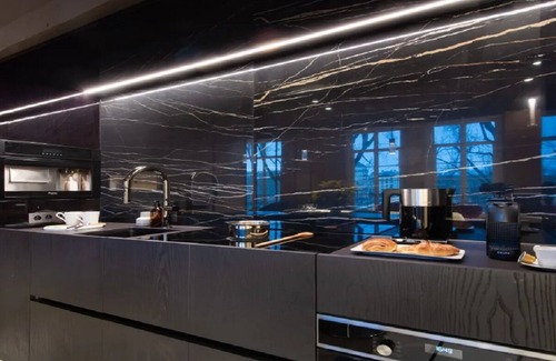 Les Iles Apartment | A timeless beauty in Paris-Quai de Bourbon!