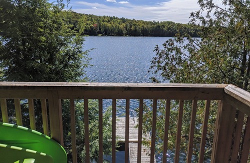 Highlands East Cottage | A Tory Lake Treasure in Haliburton County - Lake front cottage