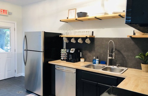 Roswell Cottage | A totally renovated home in the heart of Roswell and central to Roswell’s best.