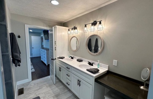 Campbellsville House | A Touch of Home