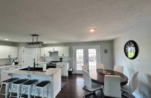 Campbellsville House | A Touch of Home