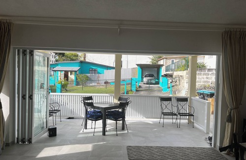 Old Trees Bay Apartment | A True Slice of Paradise in Paynes Bay, nNewly renovated lower level apartment.
