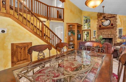 Shaver Lake House | A Tuscan Adventure in California 3 BDR Sleeps 8