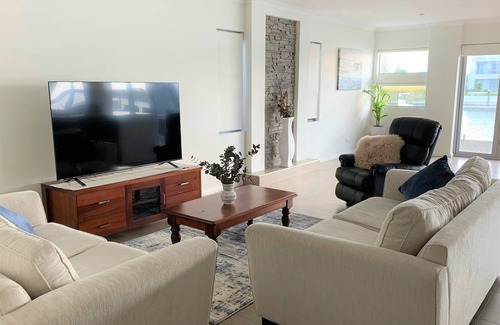 Geographe House | A two-story luxury home on the Port Geographe Canals