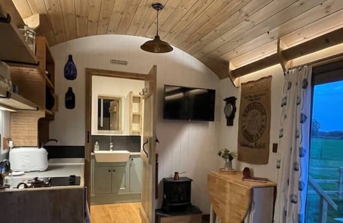Brisley Cabin | A Unique Haven for a Total Escape, awarded Gold by Green Tourism.