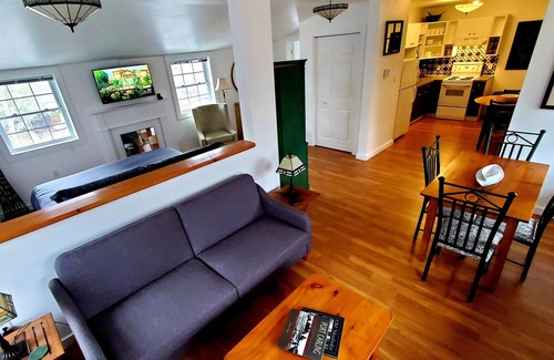 Port Carling House | A Unique Muskoka Experience - Couples Retreat