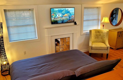 Port Carling House | A Unique Muskoka Experience - Couples Retreat