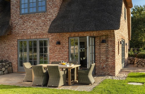 Keitum House | A vacation dream come true under thatch