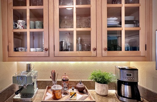 Vallemar House | A Victorian Garden Retreat near beach, trails, SF, Silicon Valley- ldry +prkg