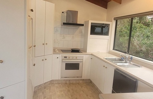 Orewa House | A View from the Heights -3 bedroom house in Orewa, walking distance to beach