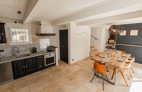 Puyloubier House | A villa in a vineyard estate. With a swimming pool, jacuzzi and sauna – Sleeps 6