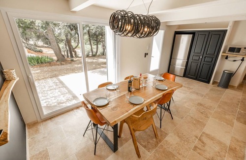 Puyloubier House | A villa in a vineyard estate. With a swimming pool, jacuzzi and sauna – Sleeps 6